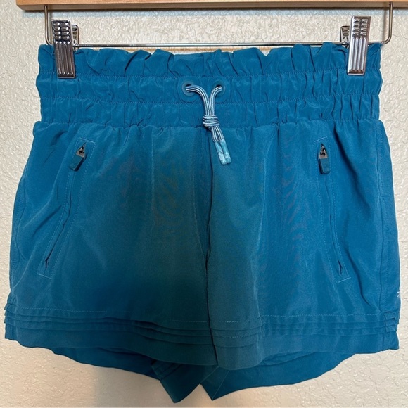 Athleta Girl Road Trippin' Short Size 12 - Picture 4 of 8
